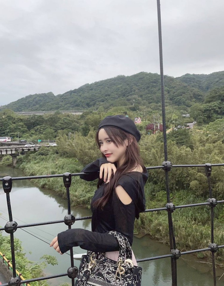 姑父有力挺送小芳的背景故事,热映电影票房